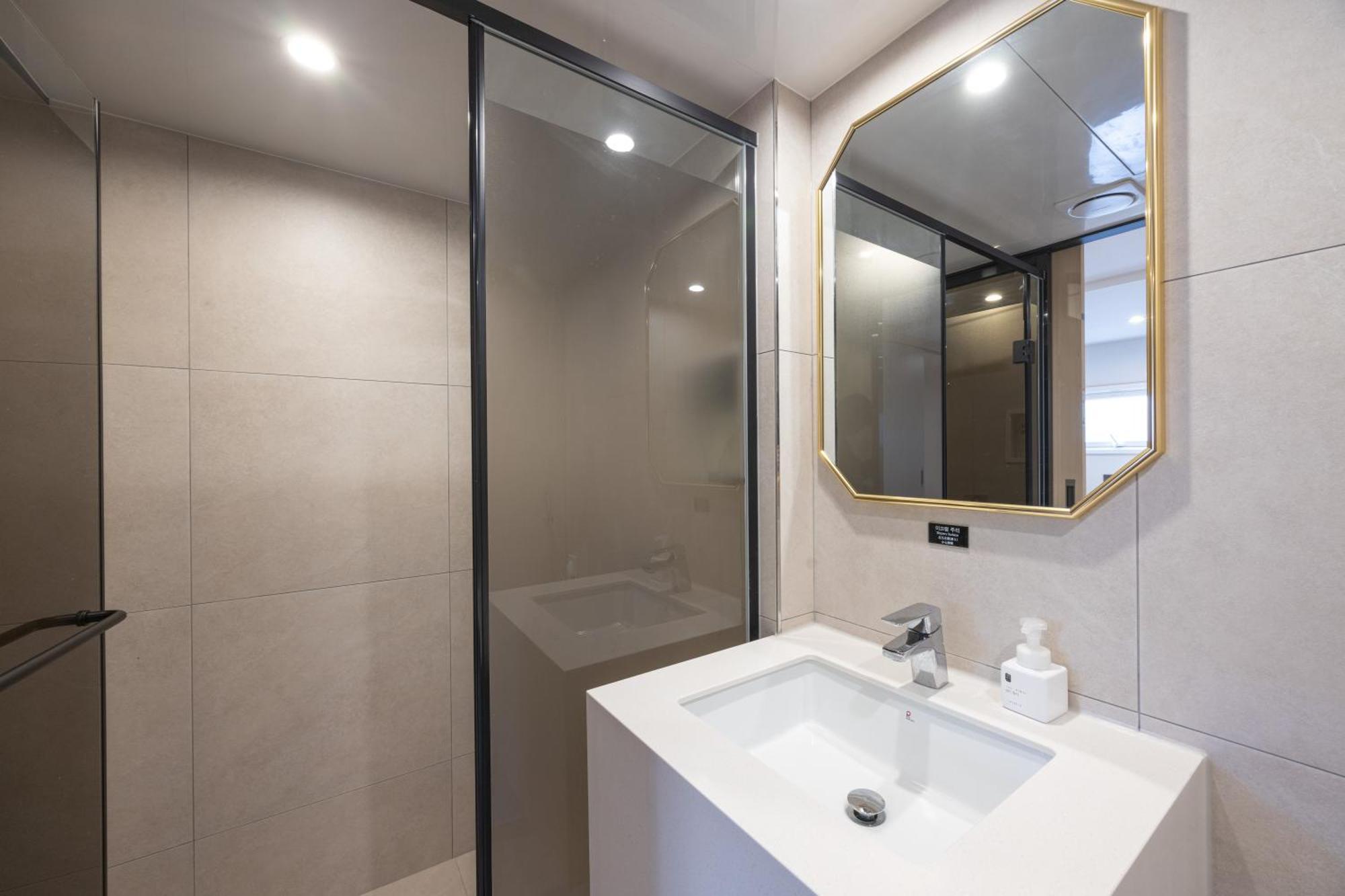 Hotel Bellus Пусан Екстериор снимка