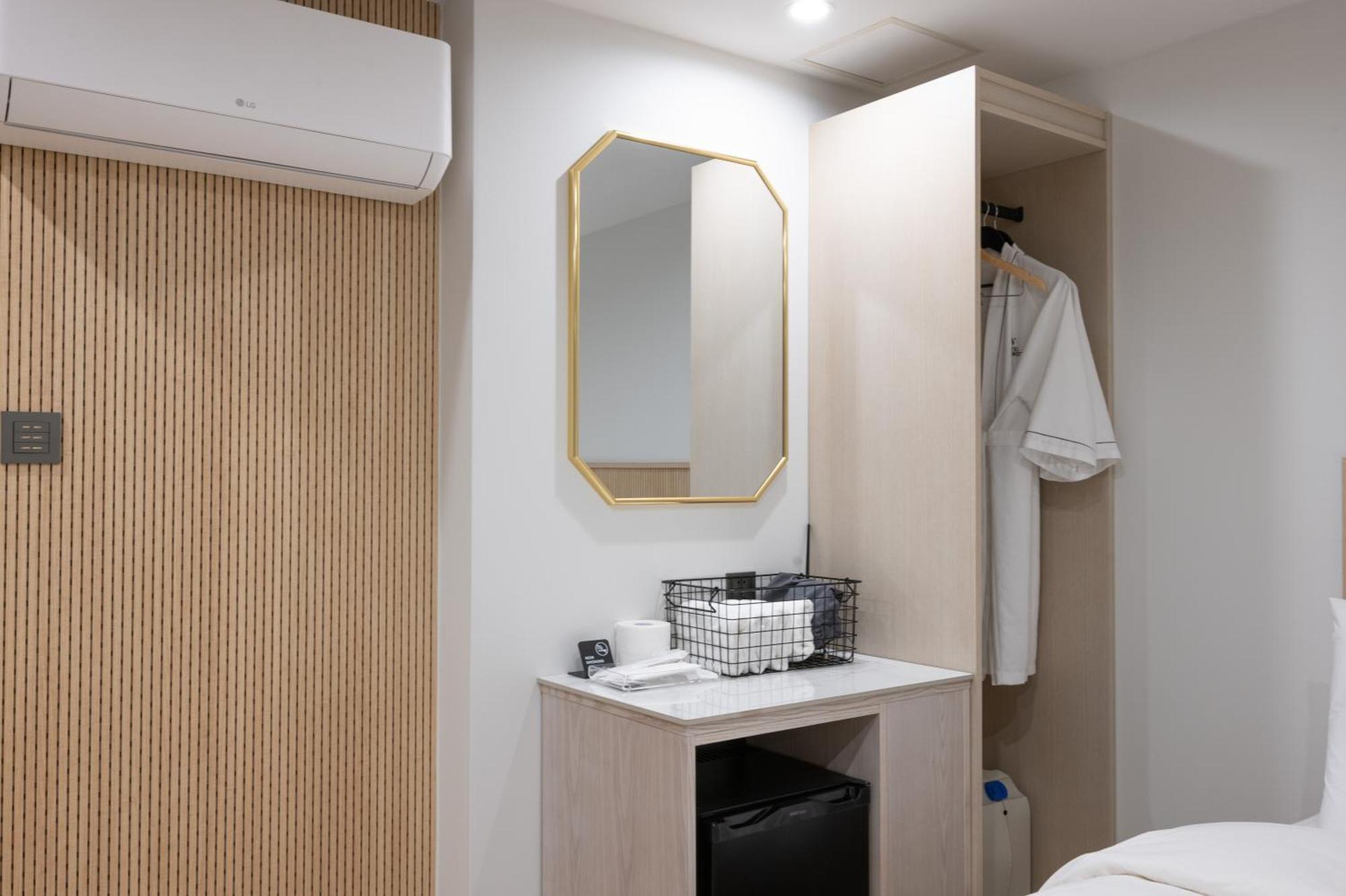 Hotel Bellus Пусан Екстериор снимка