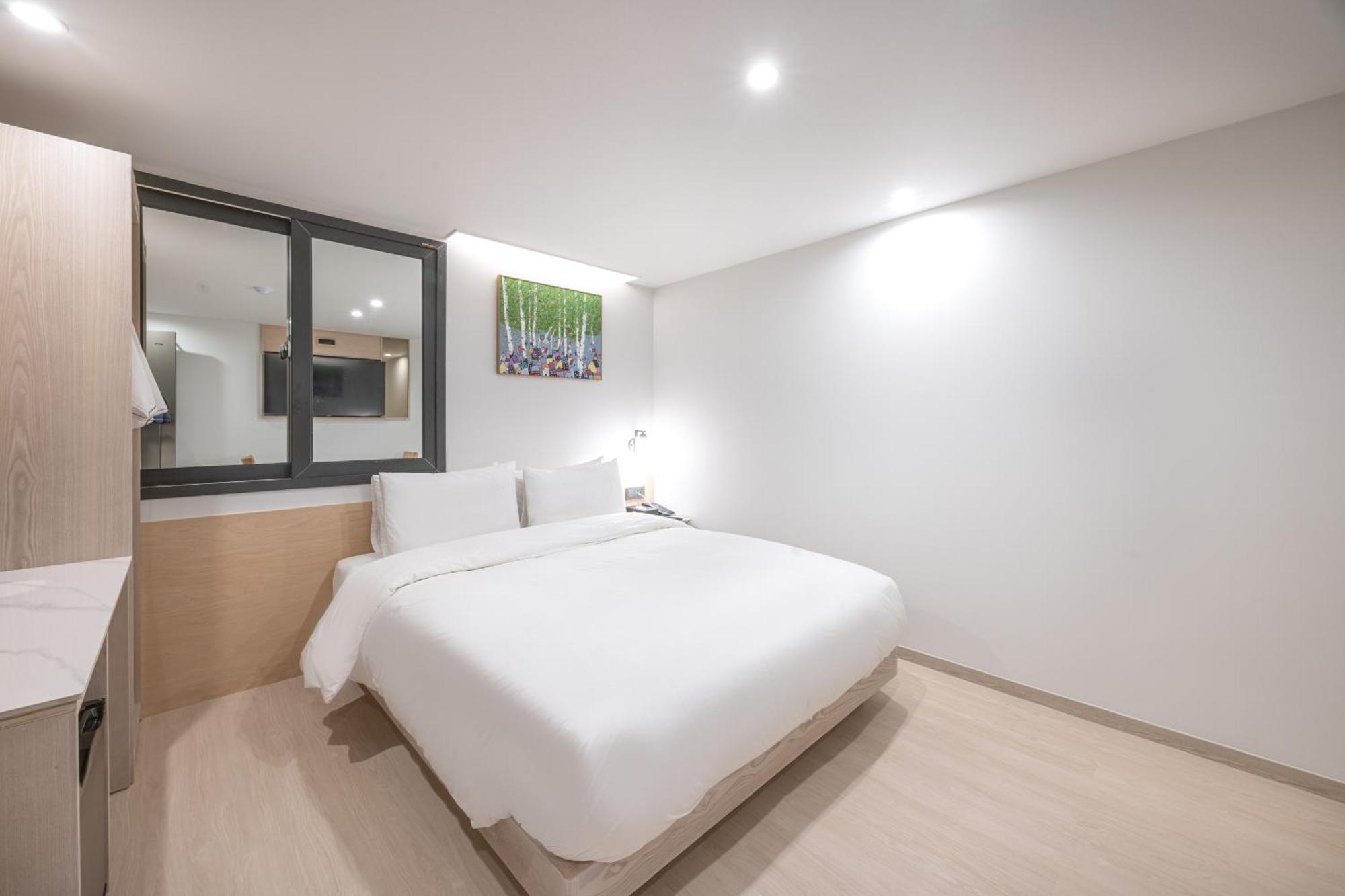 Hotel Bellus Пусан Екстериор снимка